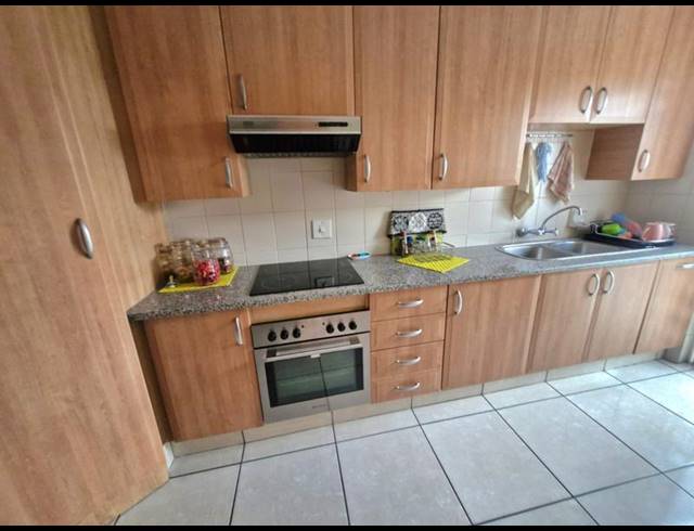 3 BEDROOM TOWNHOUSE FOR SALE IN MAGALIESKRUIN